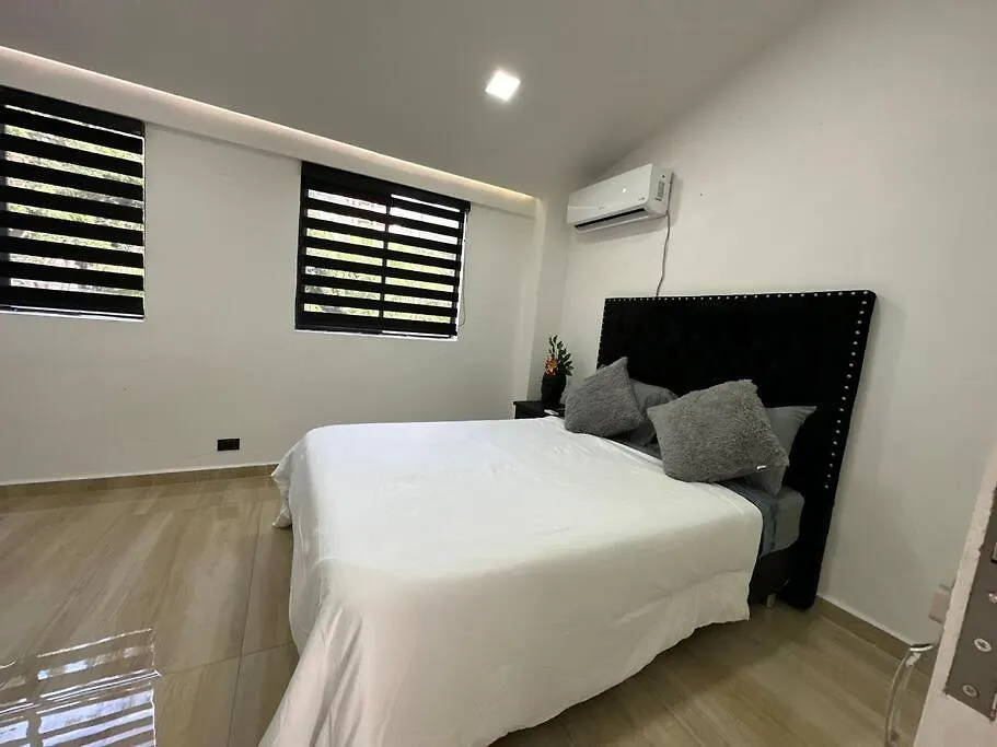 麦德林Mansion Moderna Poblado-Piscina-别墅 0*, 麦德林
