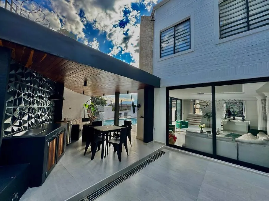 麦德林Mansion Moderna Poblado-Piscina-别墅 别墅