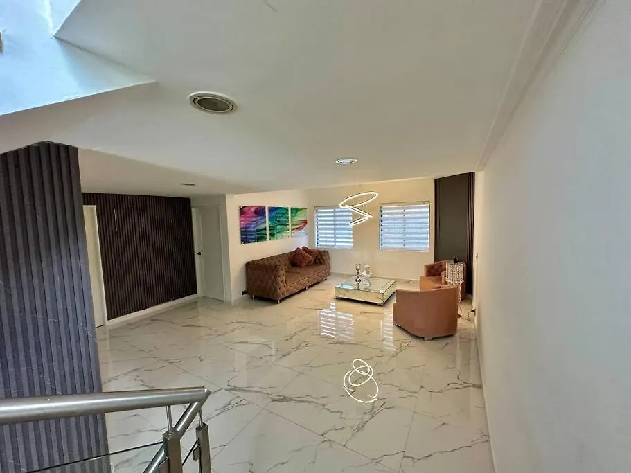 Вилла Mansion Moderna Poblado-Piscina- Медельин 0*,