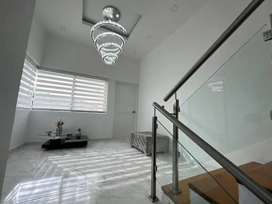 Вилла Mansion Moderna Poblado-Piscina- Медельин 0*,
